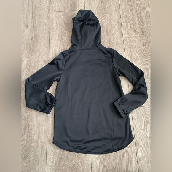 Under Armour girls sweater with embroidered design very beautiful - Picture 2 of 3